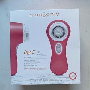 BRAND NEW CLARISONIC MIA 2 SONIC SKIN CLEANSING DEVICE